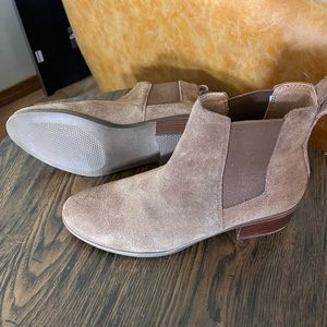 Steve Madden Women’s Chelsea Boots